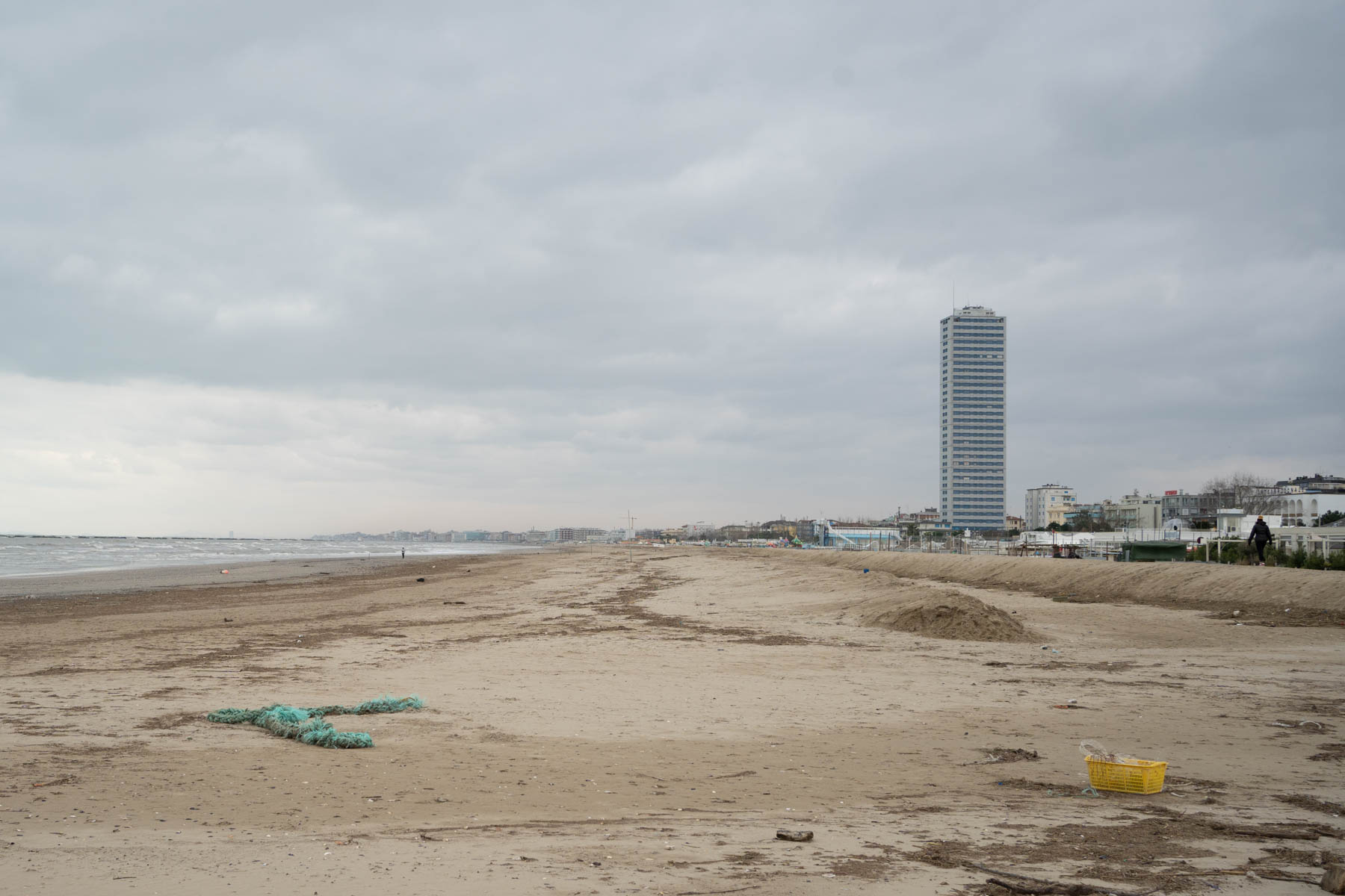 spiaggia inverno maltempo