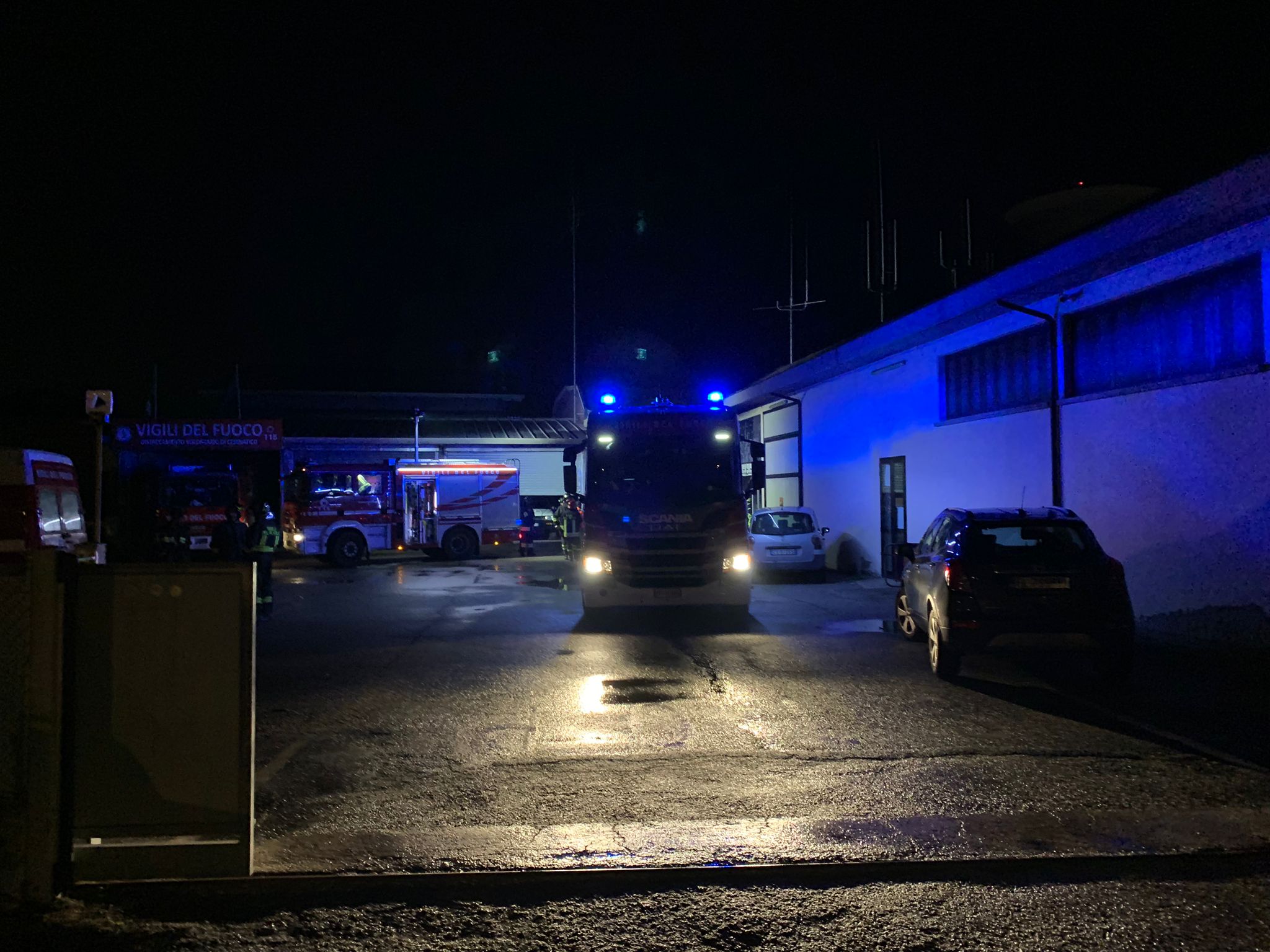 Incendio, “danni ingenti a struttura e strumentazione”