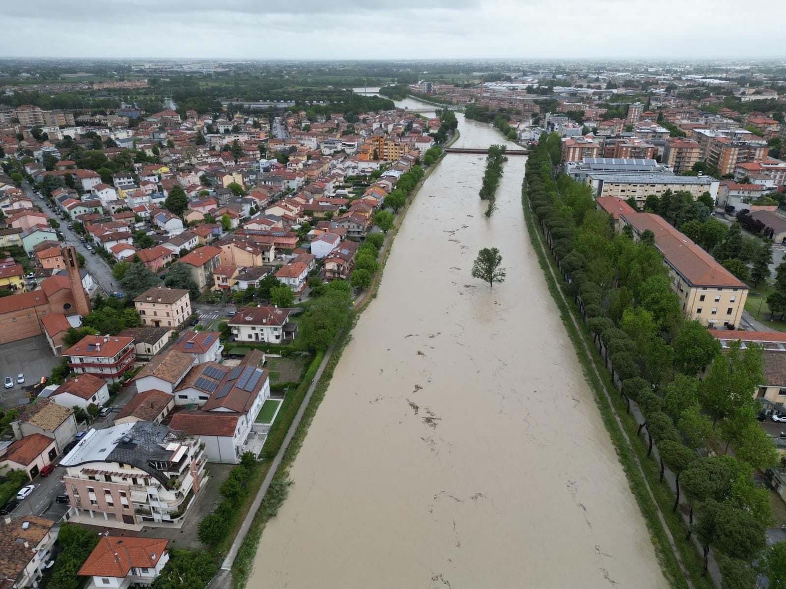 Un libro a sostegno di chi è stato colpito dall’alluvione