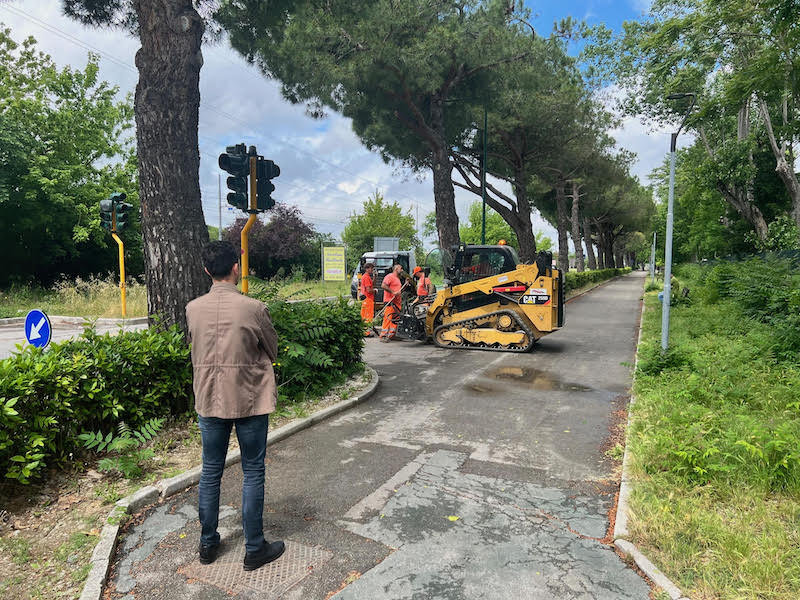 È iniziata l’asfaltatura di Via Mazzini