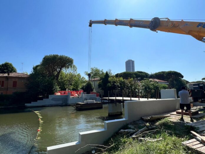 Ponte di via Ferrara, posata la prima parte della struttura