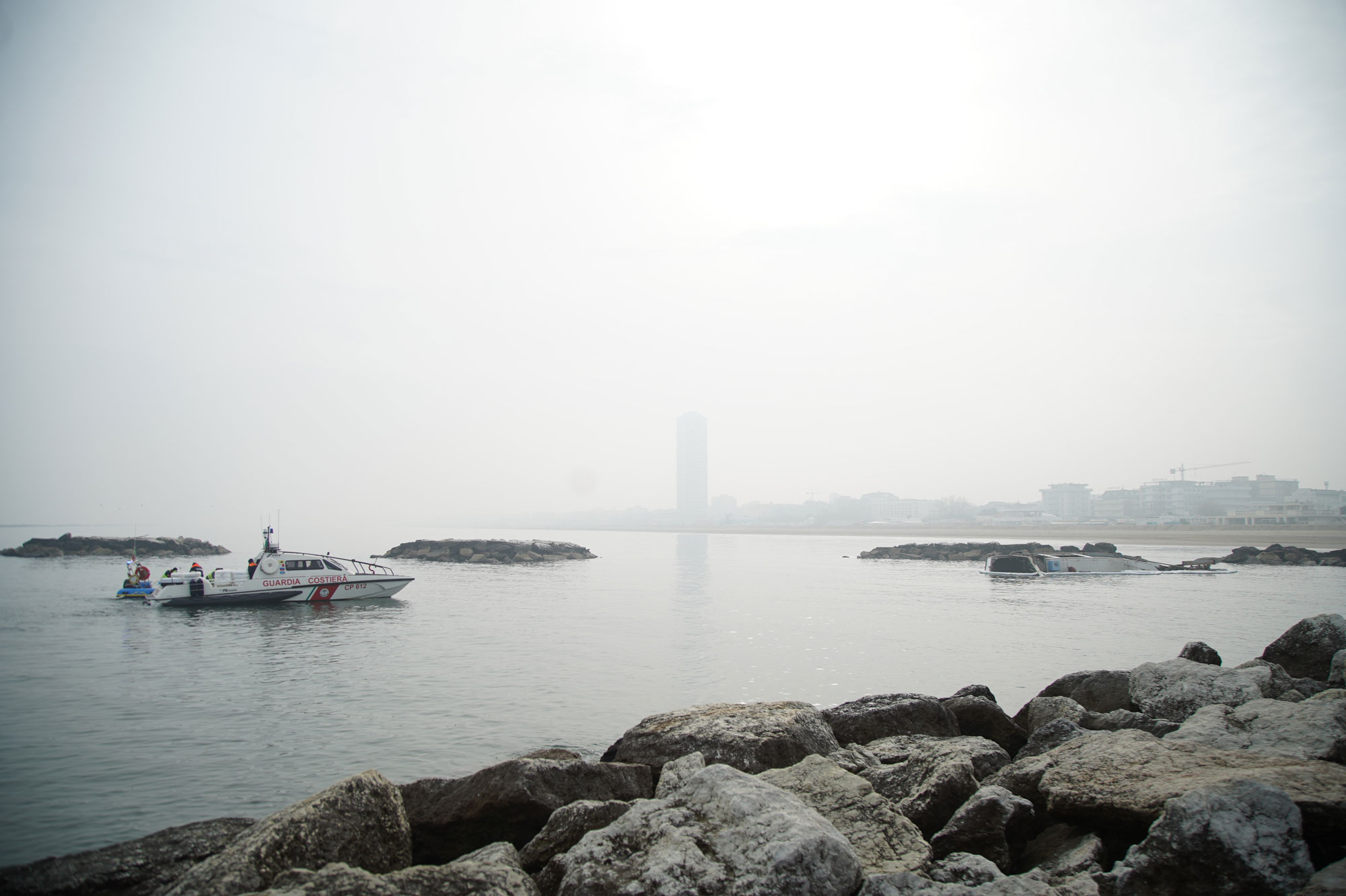 mare nebbia porto