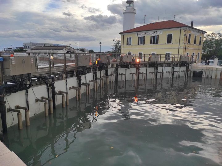 Corto circuito provoca incendio nella cabina delle Porte Vinciane