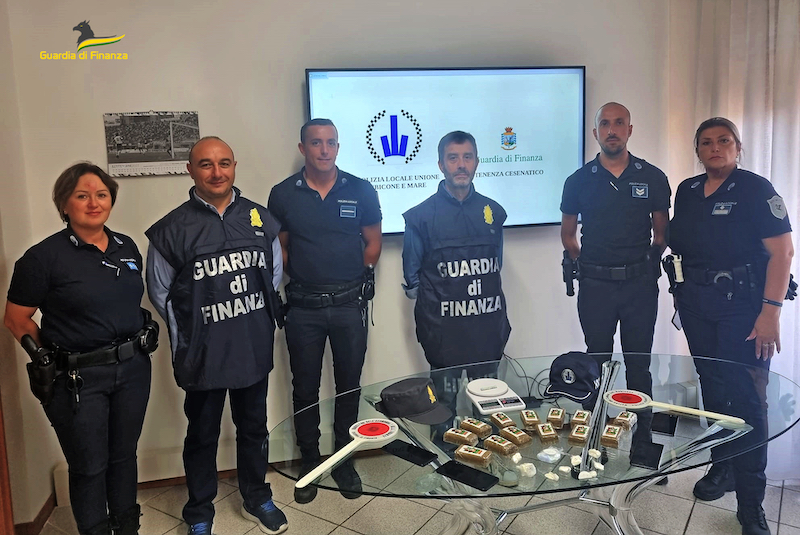 Guardia di Finanza: sequestrata cocaina e hashish. Un arresto