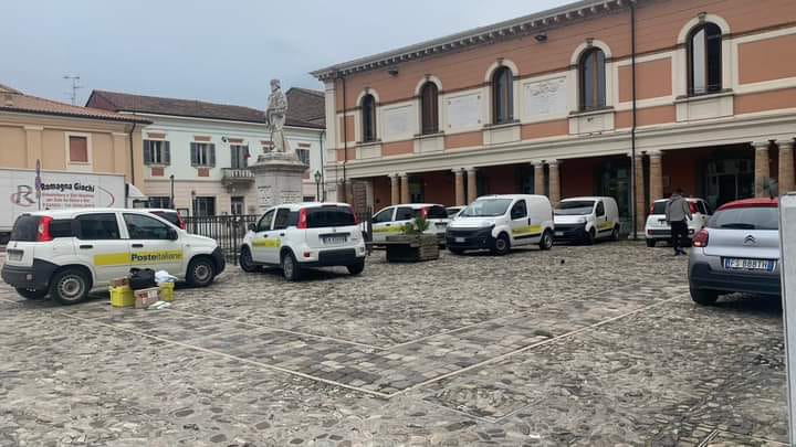 Gozzoli: “Via le auto delle Poste da piazza Pisacane”