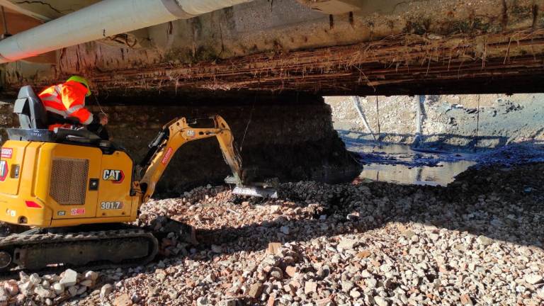 Il ponte di viale Roma rischia di crollare: stop alla circolazione