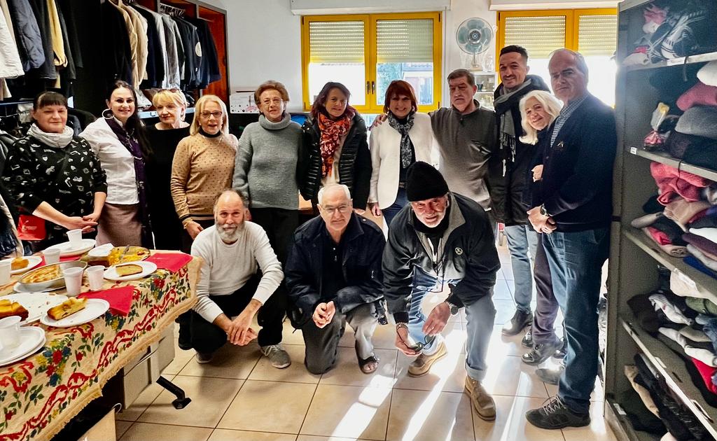 Il sindaco Gozzoli in visita alla Caritas di Cesenatico