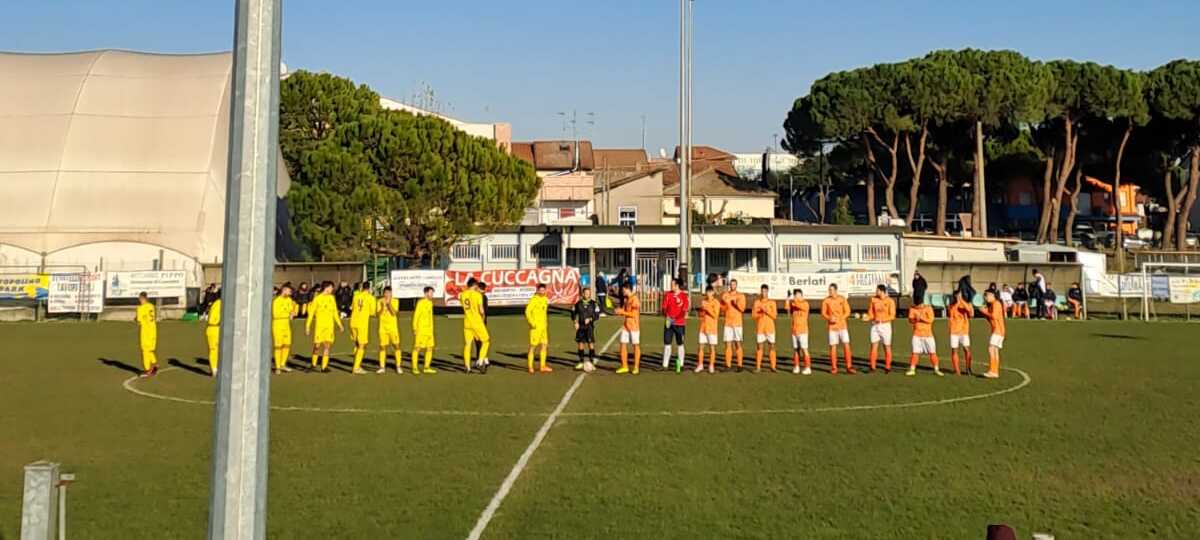 Calcio, Farabegoli regala il derby al Granata tra le polemiche