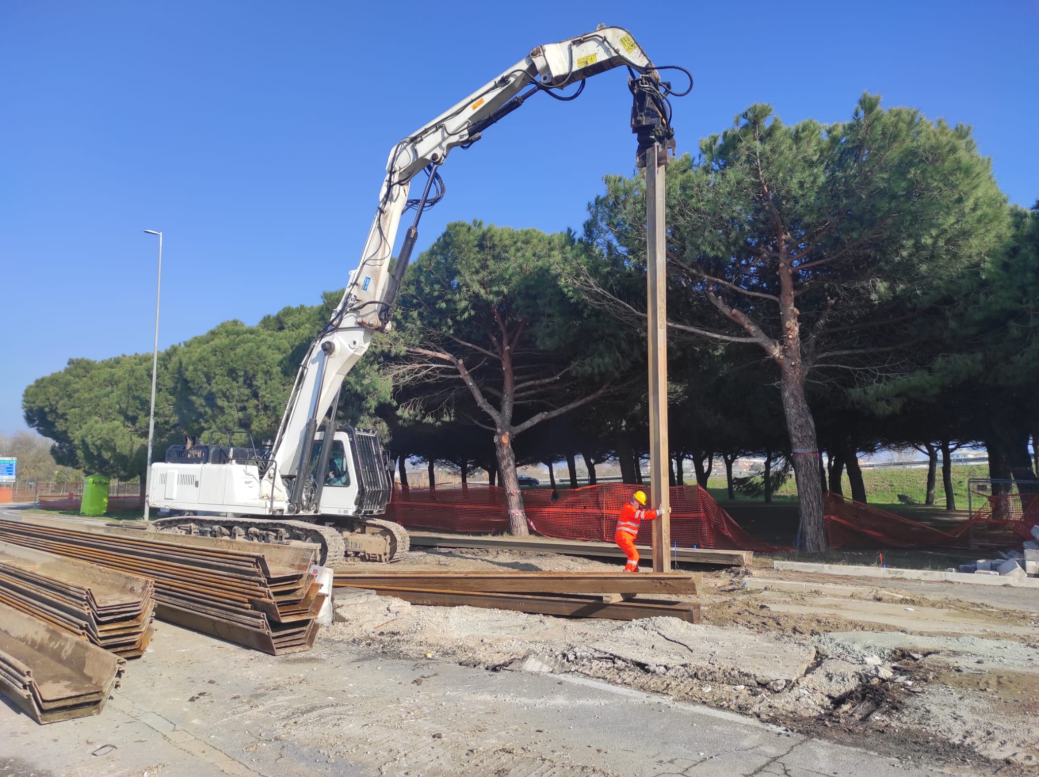 Nel cantiere di via Bramante sono state posizionate le palancole