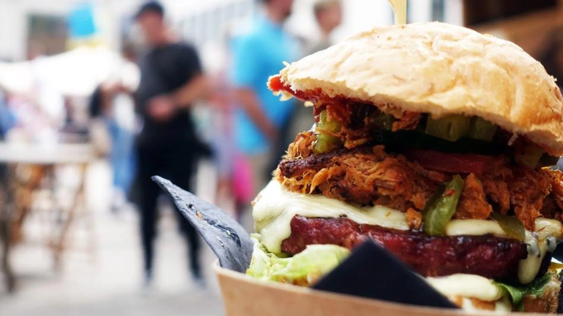 Questa sera in piazza Costa inaugura lo Street European Food Truck Festival