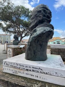 scritte vandalismo garibaldi