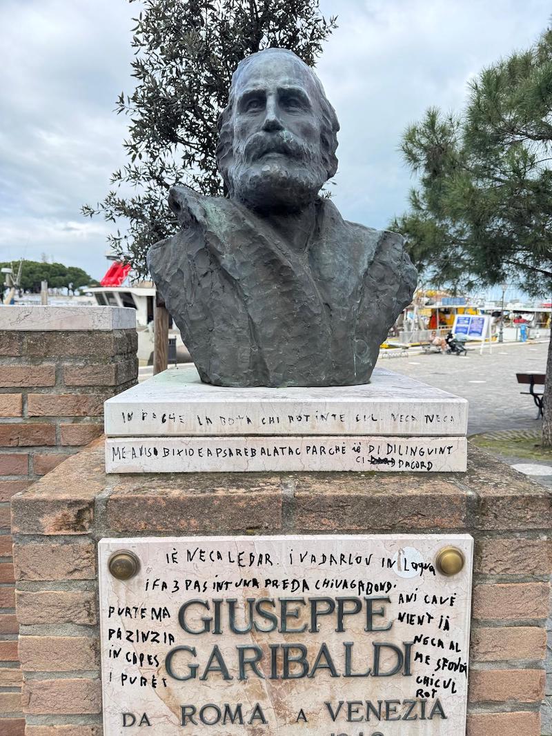 scritte vandalismo garibaldi