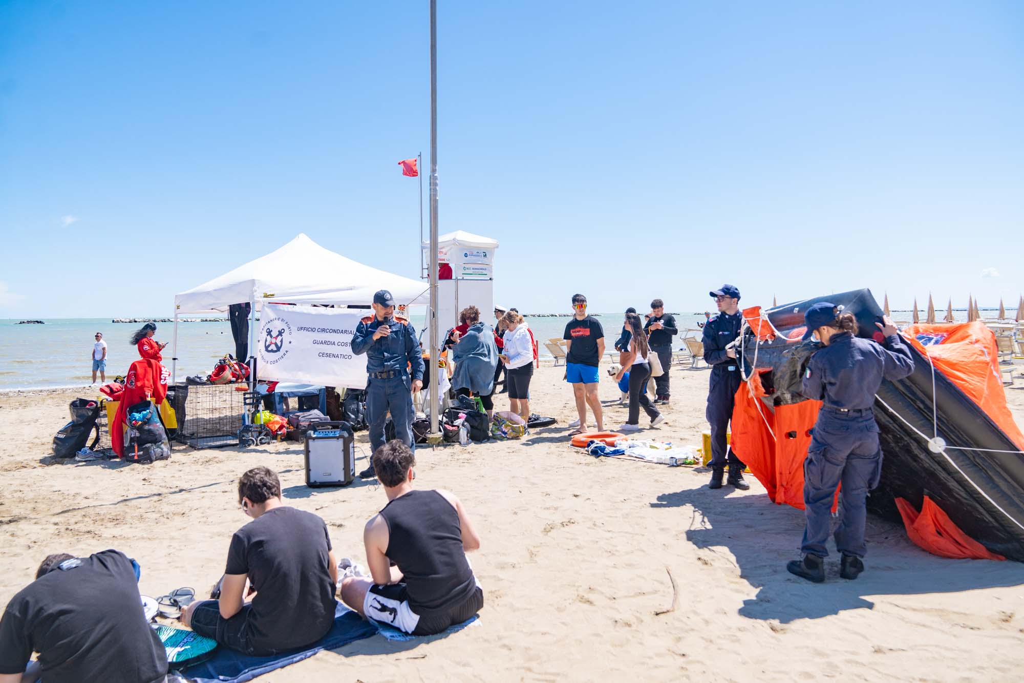 guardia costiera lezione in spiaggia