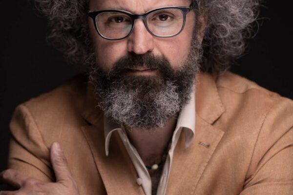 Simone Cristicchi//ribalta marea