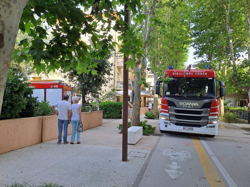 incendio//San Mauro mare
