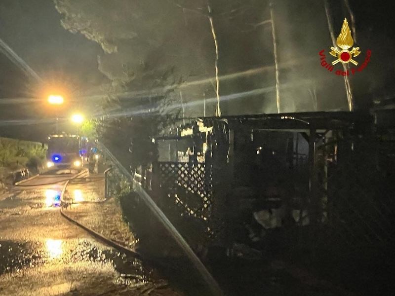 Incendio nella notte al camping Zadina