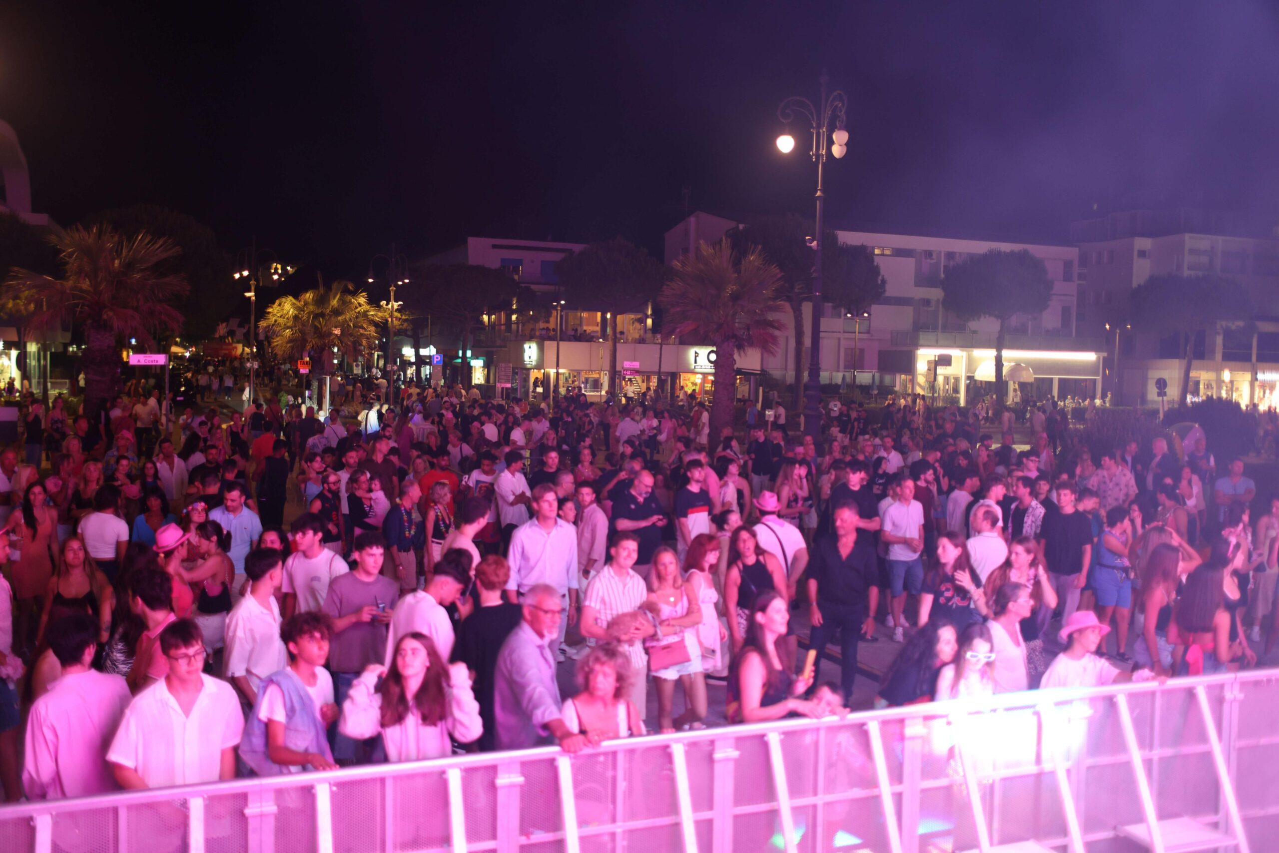 Cesenatico, grande partecipazione alla Notte Rosa