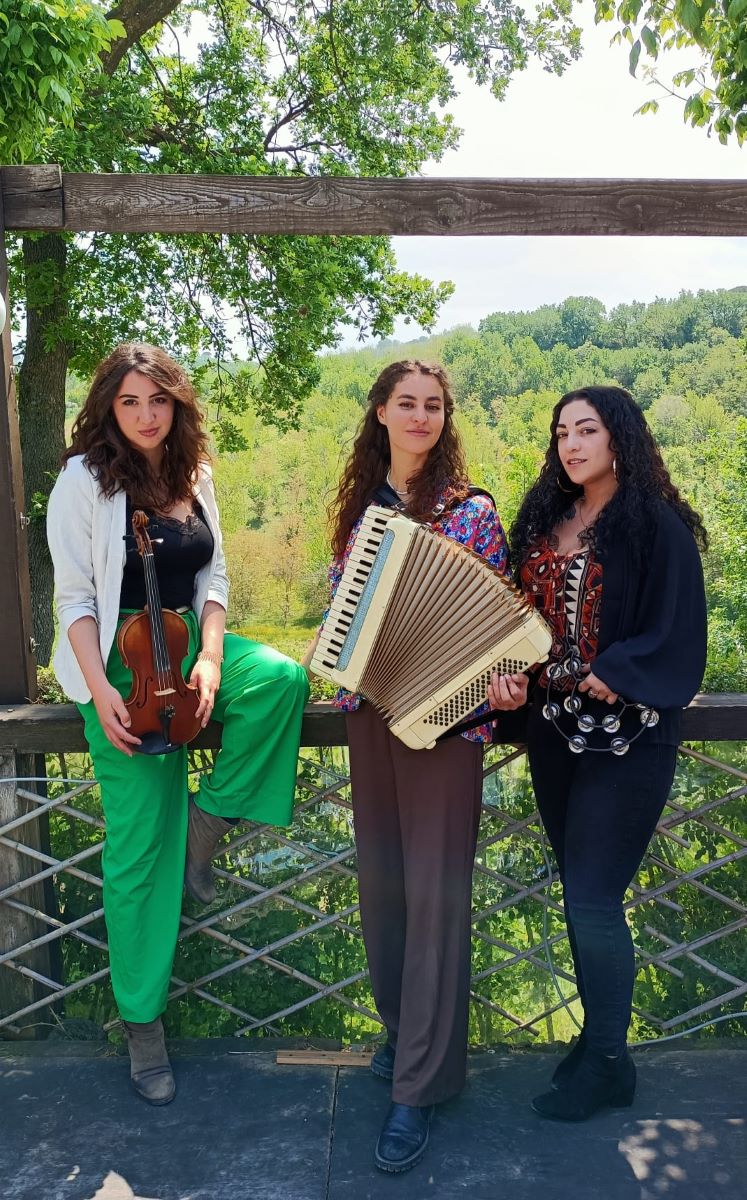 Emisurela e la sveglia folk 2.0 con i concerti all’alba