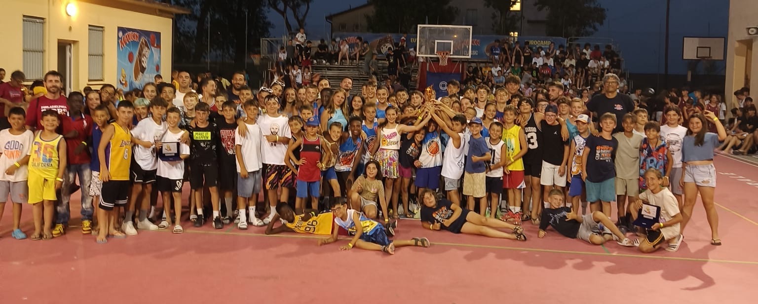 eurocamp/ basket
