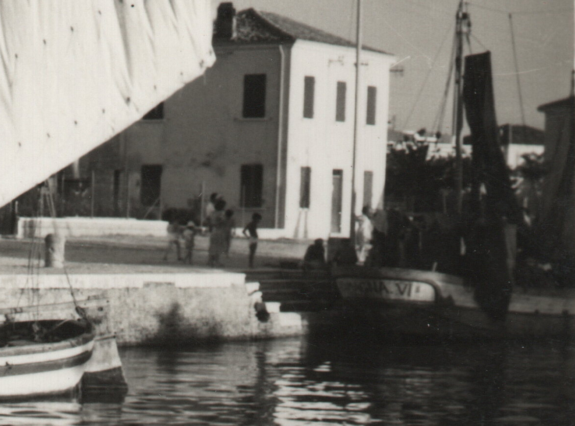 “Caccia” alla barca storica in foto