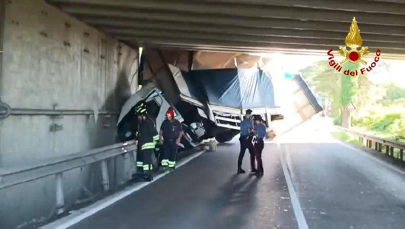 incidente vigili del fuoco forli