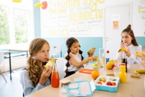 bambini in mensa