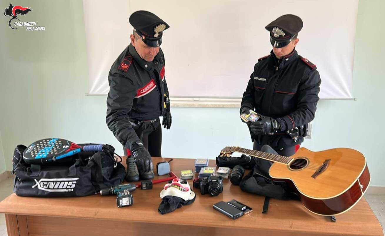 refurtiva furti carabinieri pokemon