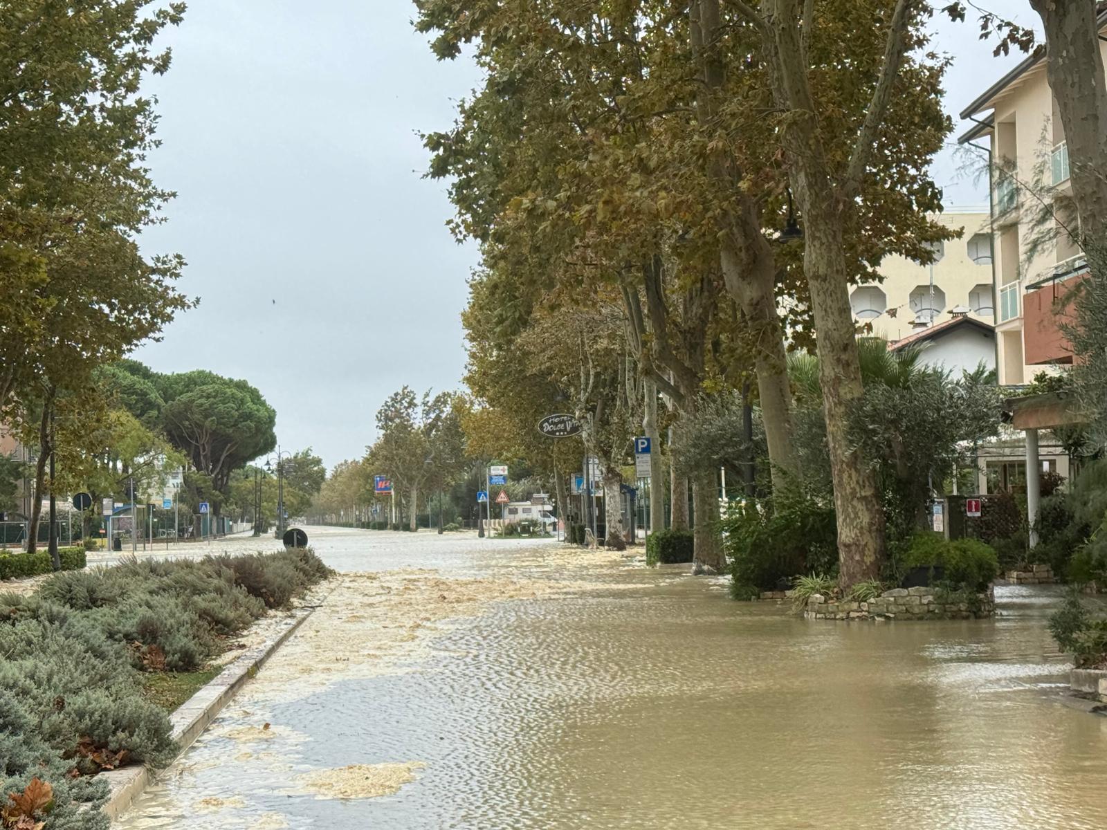 viale carducci allagato