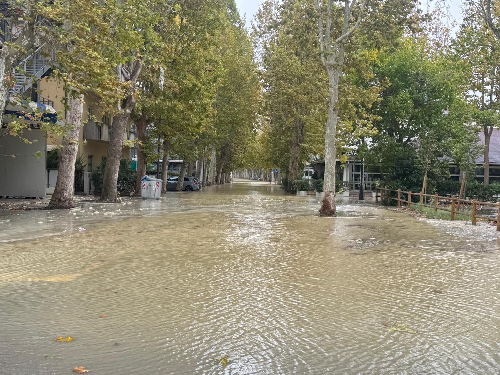 viale carducci allagato