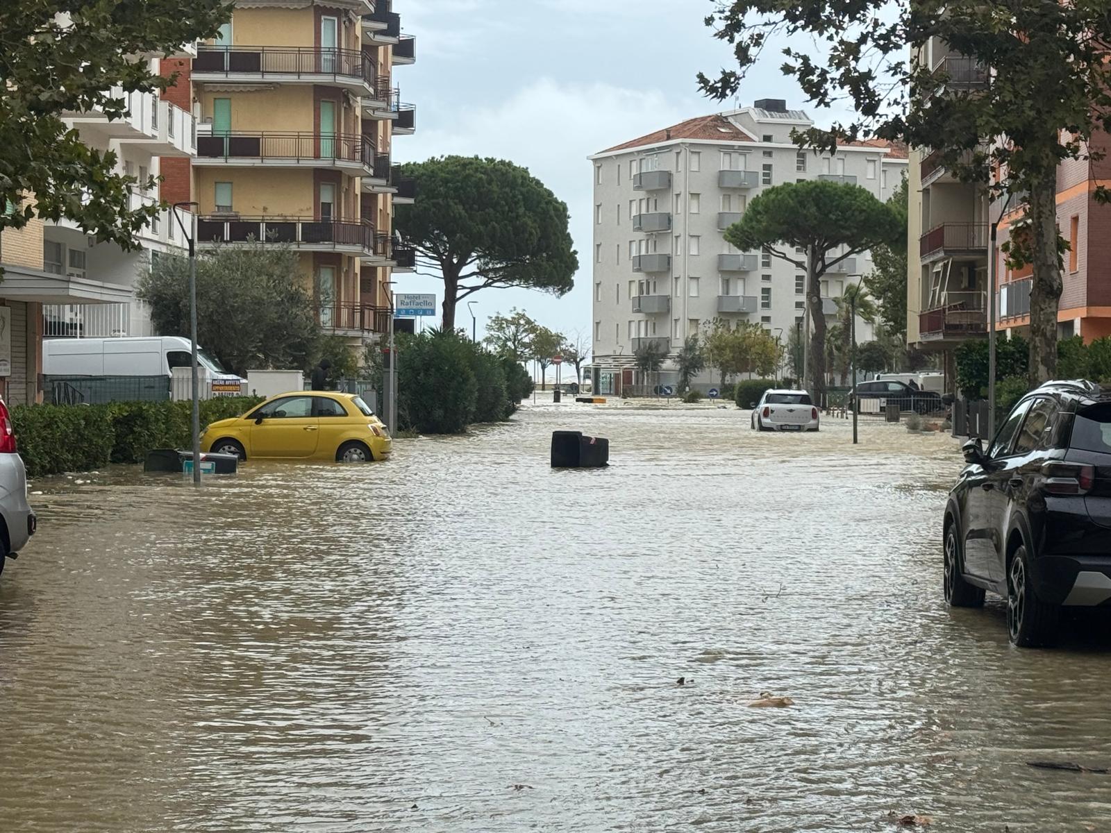 Maltempo: il mare invade le strade. Zona per zona a Cesenatico FOTO E VIDEO