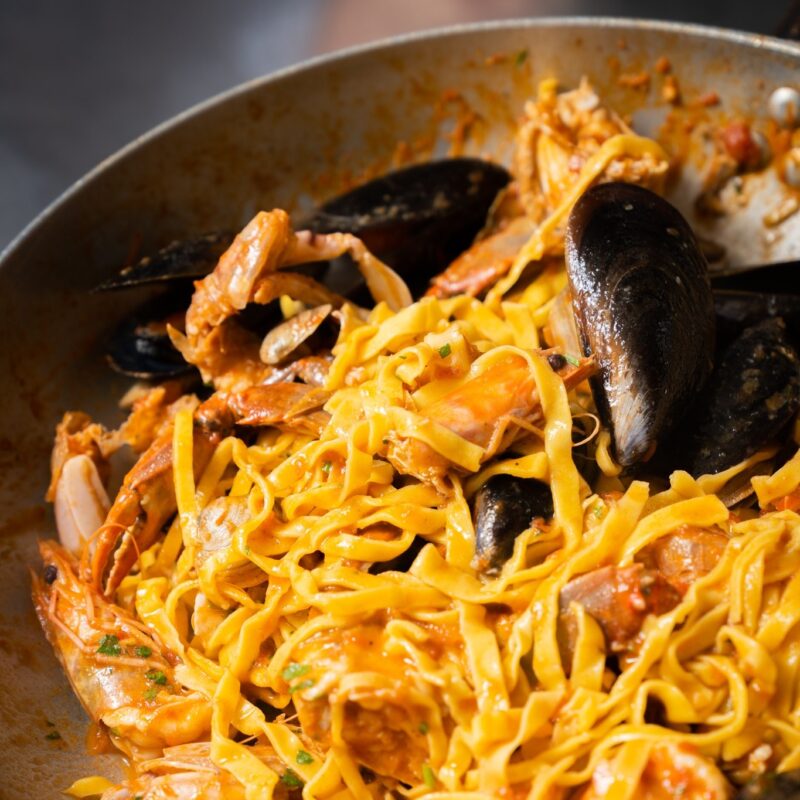 pesce fa festa pescatori cena