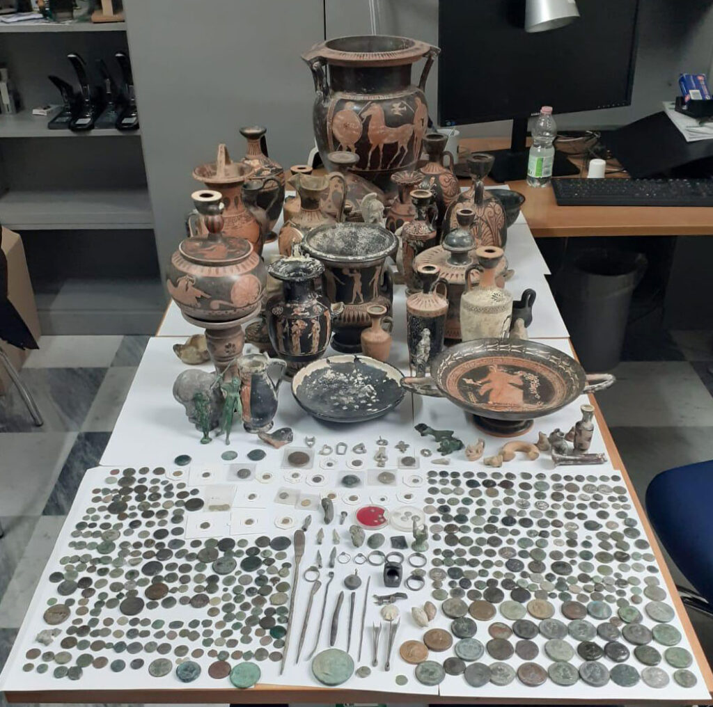 reperti archeologici rubati