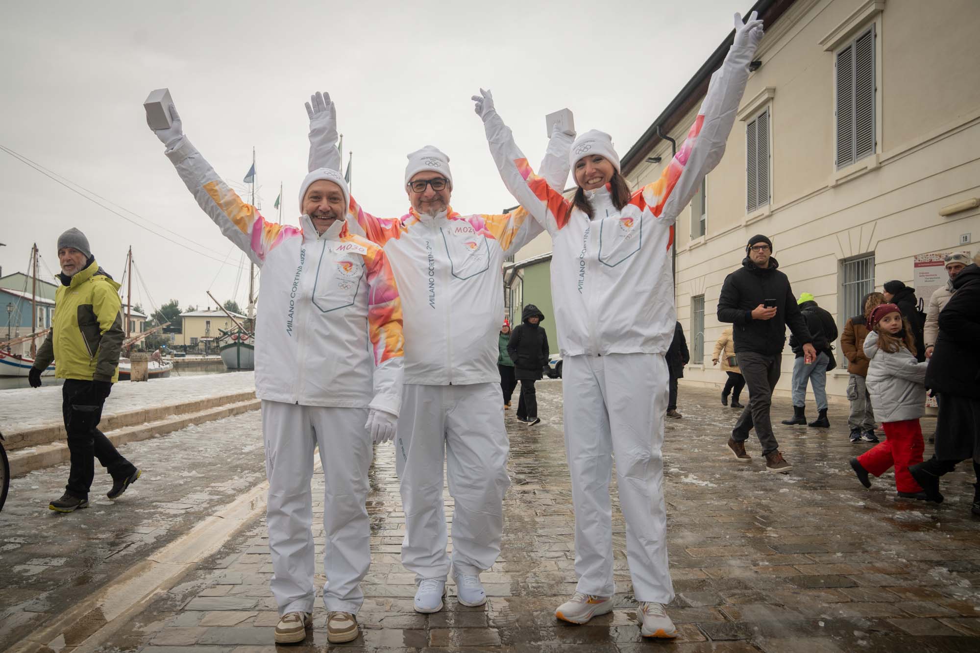 fiamma olimpica torcia milano cortina cesenatico olimpiadi