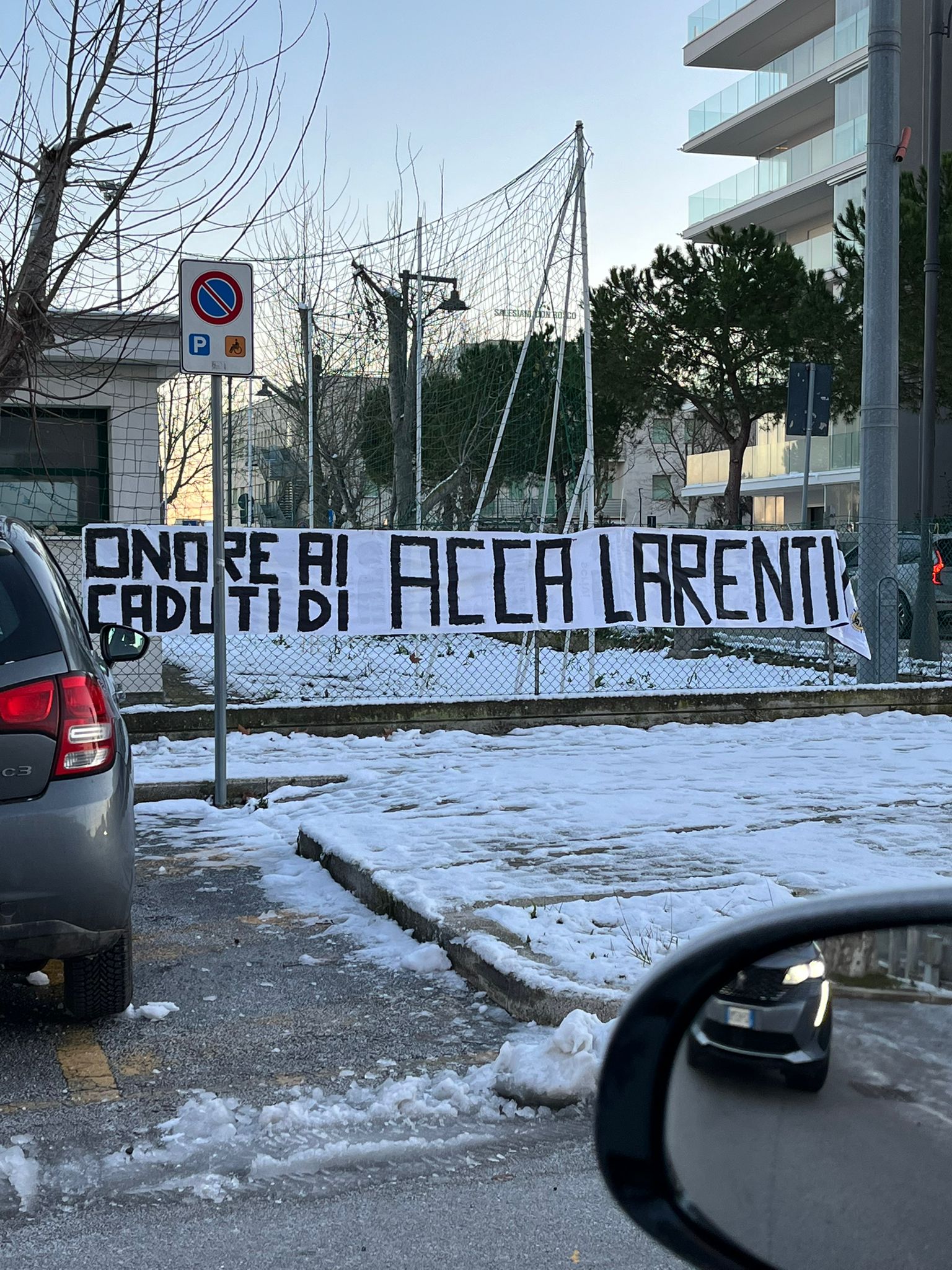 striscione acca larentia