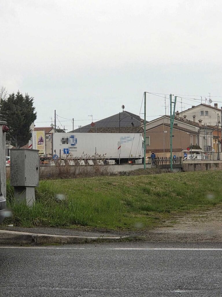 camion ponte del gatto