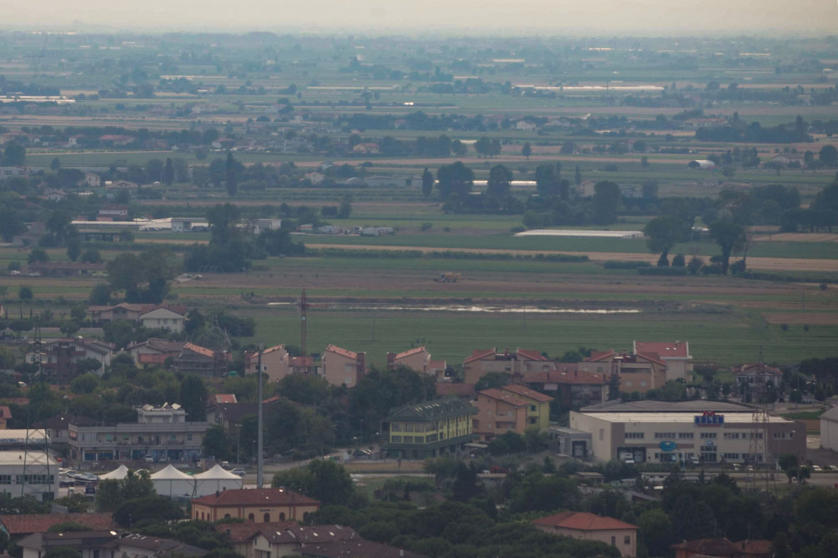 area via mesolino sequestri