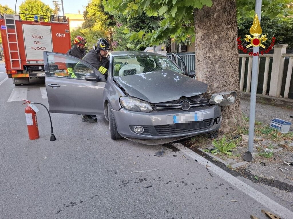 vigili sel fuoco cesenatico incidente auto san mauro