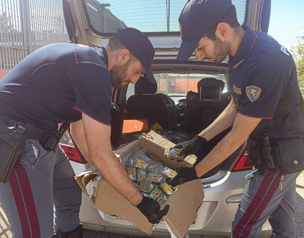 hashis in autostrada A14 polizia