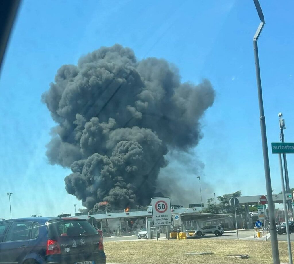 incedio casello rimini riccione autostrada
