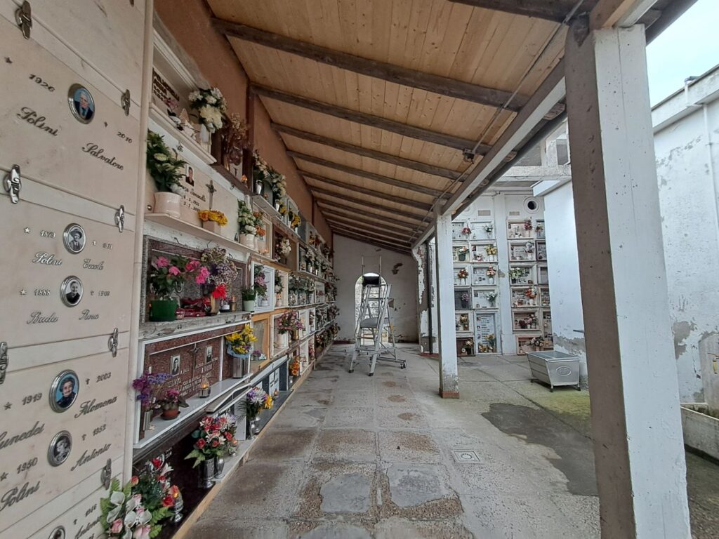 tettoia agibile cimitero di sala