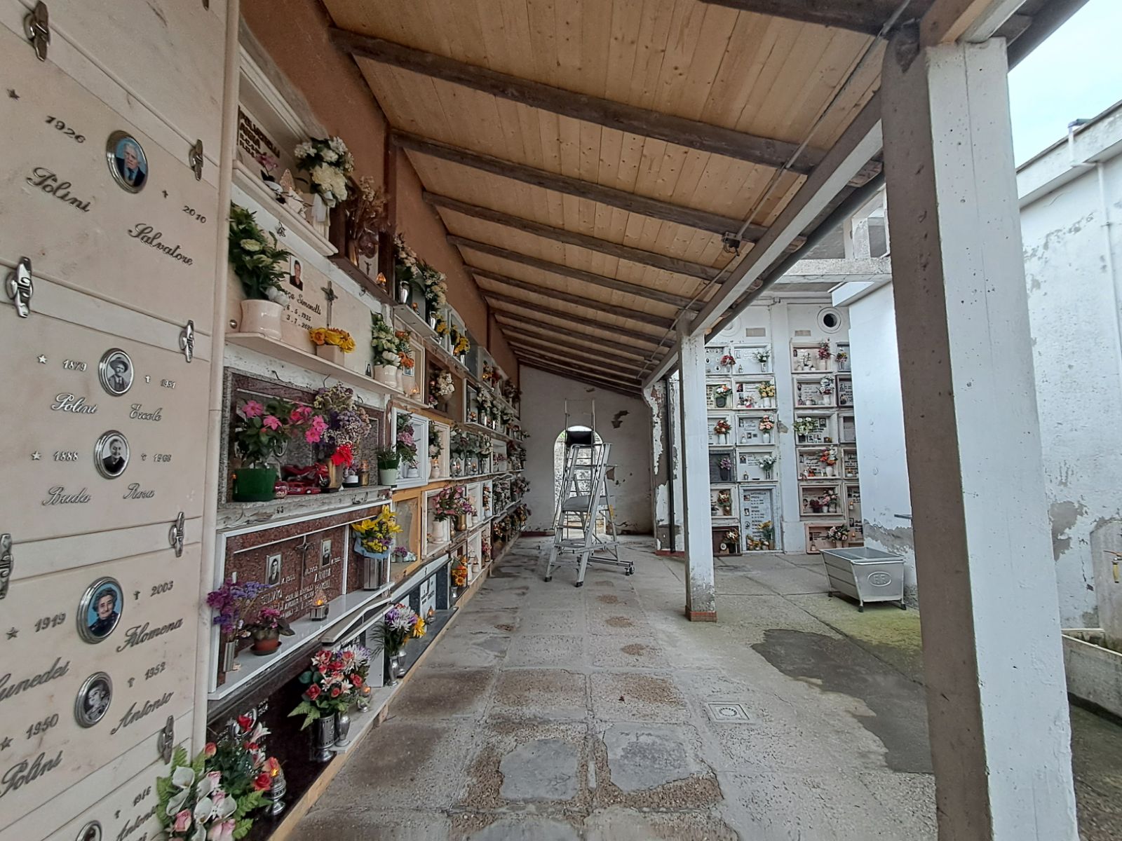 tettoia agibile cimitero di sala