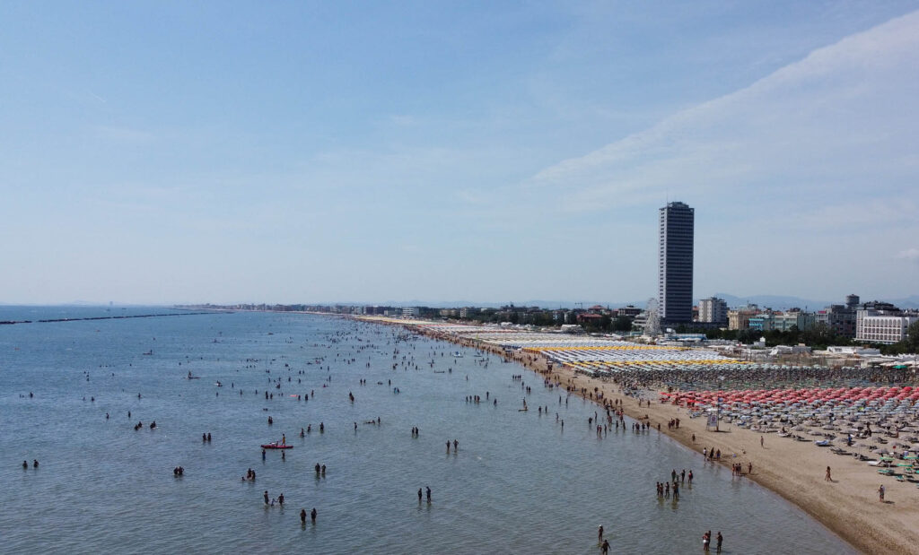 spiaggia di levante drone mare