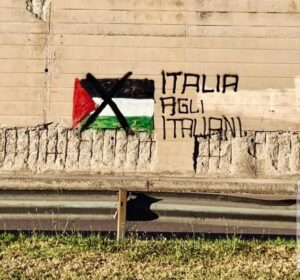 scritta italia agli italiani