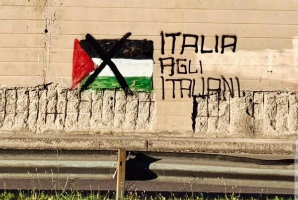 scritta italia agli italiani