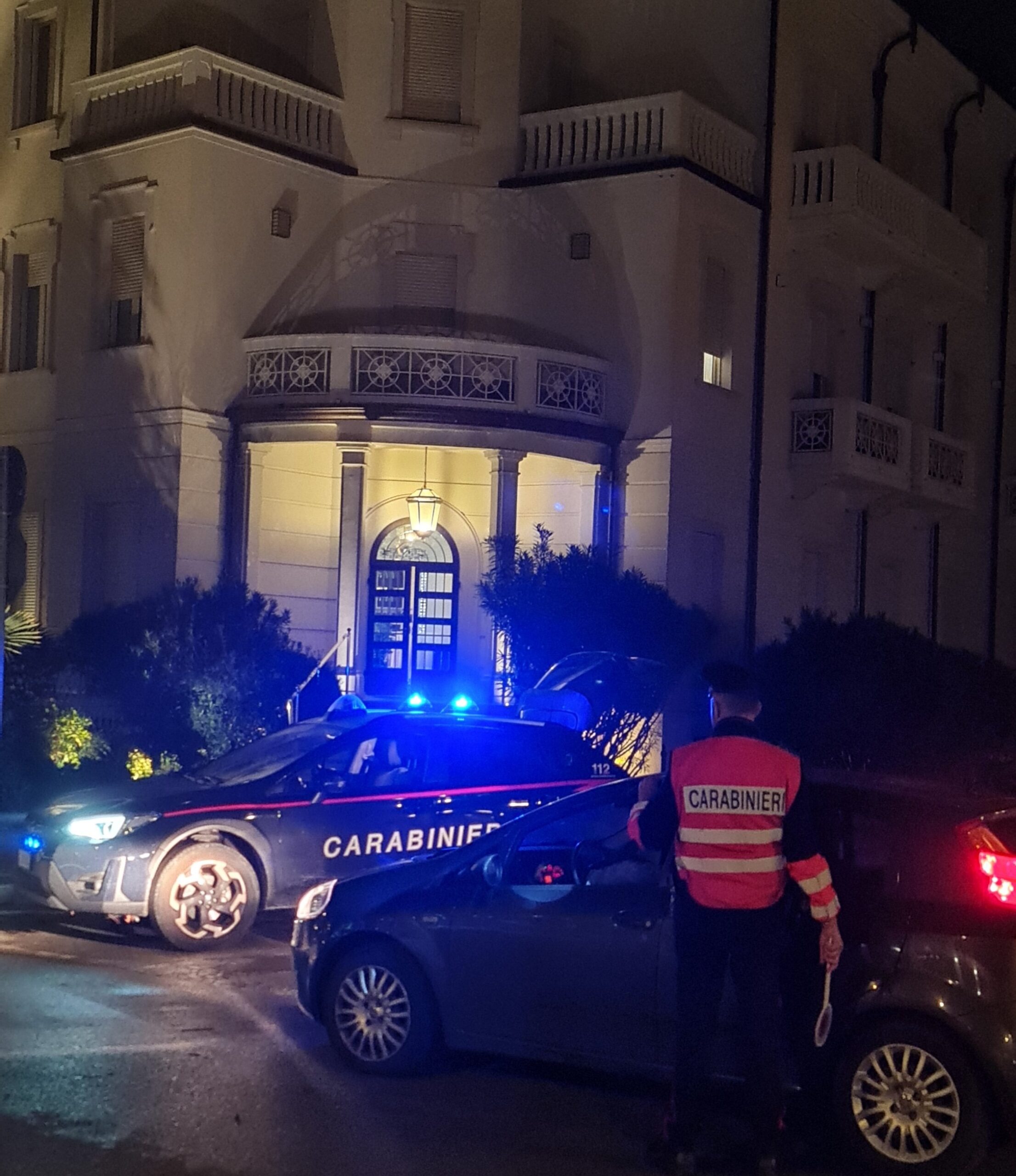 carabinieri cesenatico notte