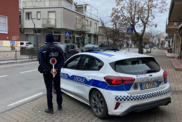 posto controllo Gatteo polizia minorenne ragazza scomparsa locale