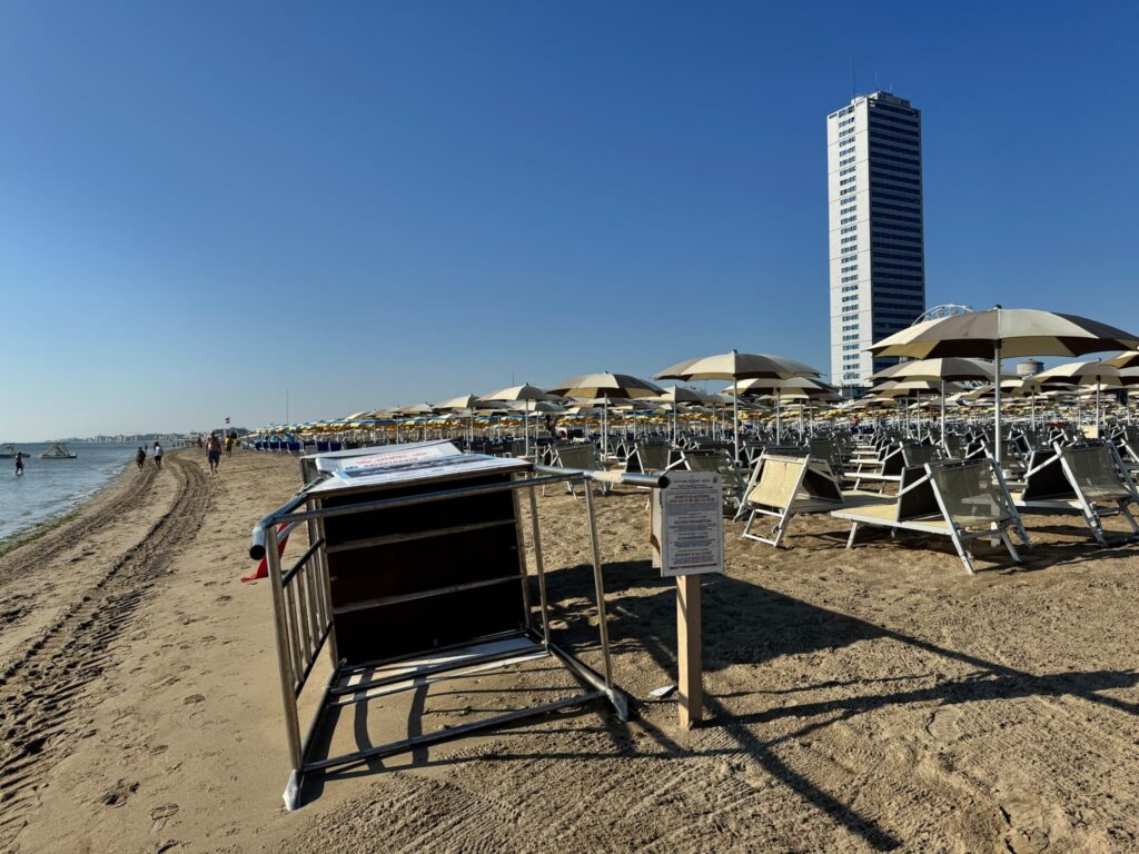 spiaggia cesenatico, maltempo