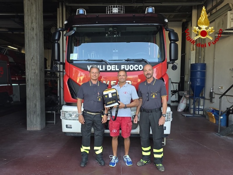 vigili del fuoco - defibrillatori