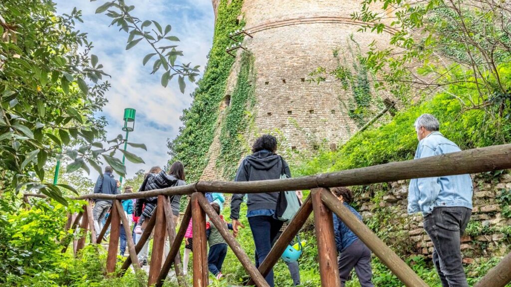 bando parchi e giardini passeggiata
