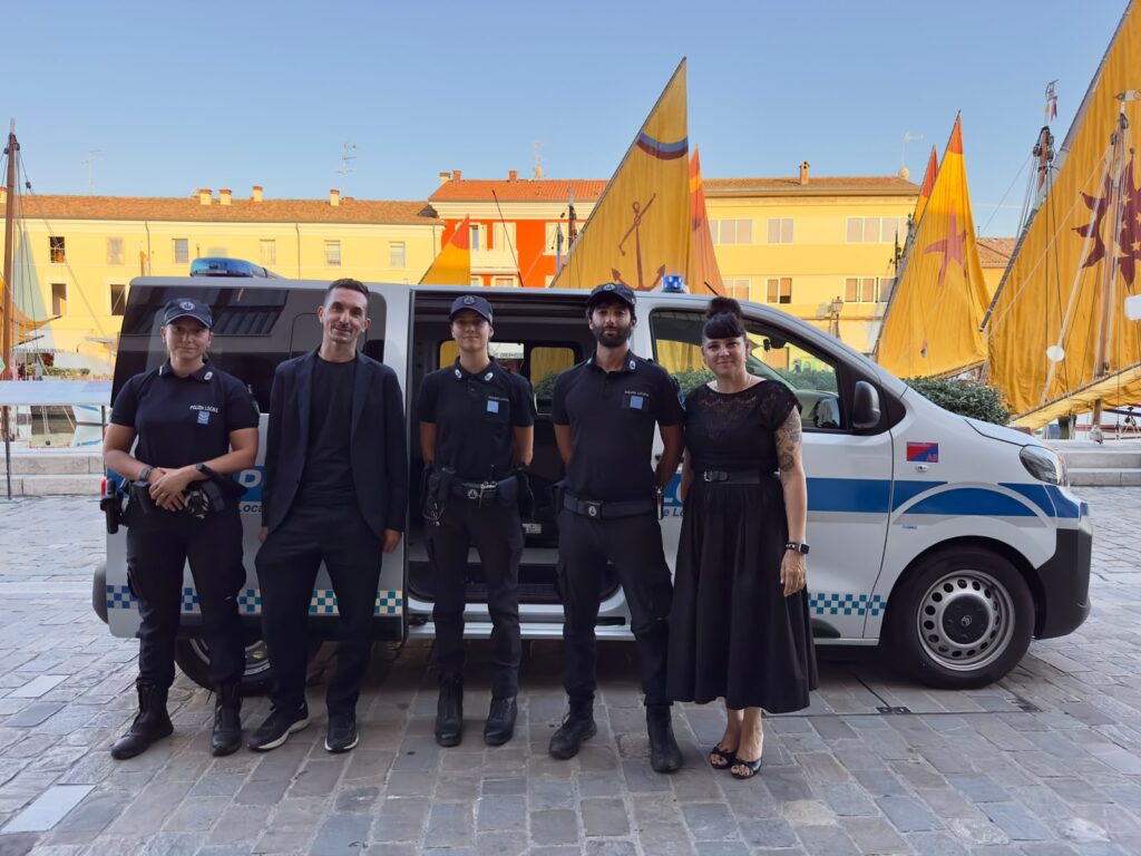 nuovo ufficio mobile cesenatico polizia locale